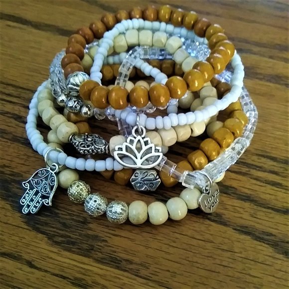 New 8 Beaded Boho Bracelets - Picture 10 of 10